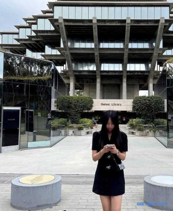 【南加州得瓜又来了！！！】加州大学圣地亚哥分校UCSD学生联合会CU李卓凡磕头道歉被拒绝 只能无奈下海 第2张